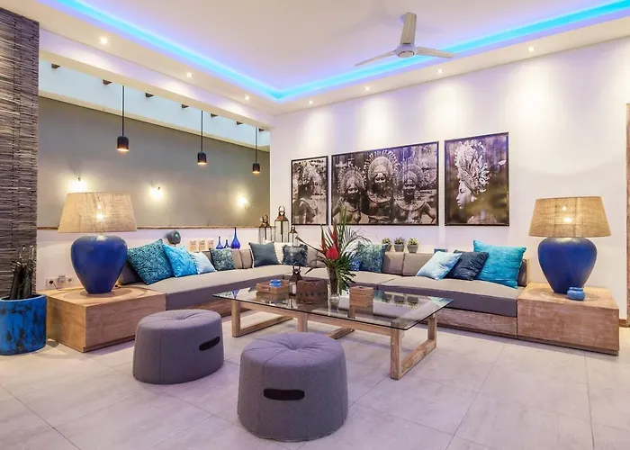 Villa Spacious 4 Bedroom Garden And Pool *