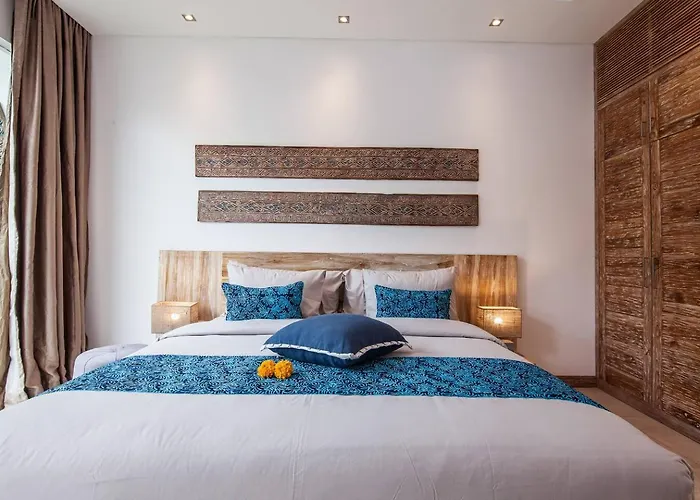 Spacious 4 Bedroom Garden And Pool Villa Seminyak