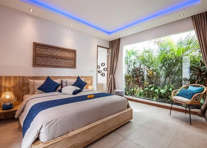 Spacious 4 Bedroom Garden And Pool Villa Seminyak