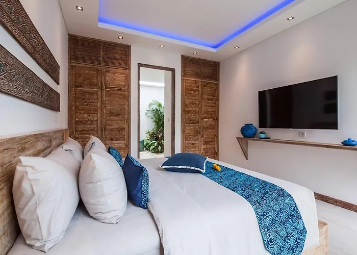 Spacious 4 Bedroom Garden And Pool Seminyak