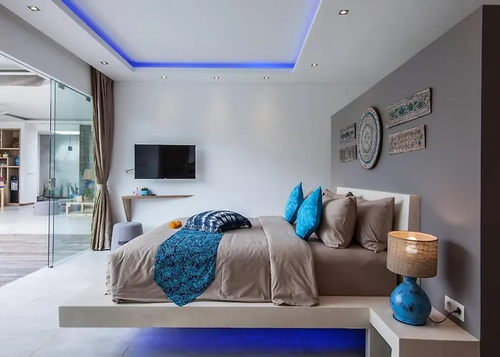 Spacious 4 Bedroom Garden And Pool Villa Seminyak