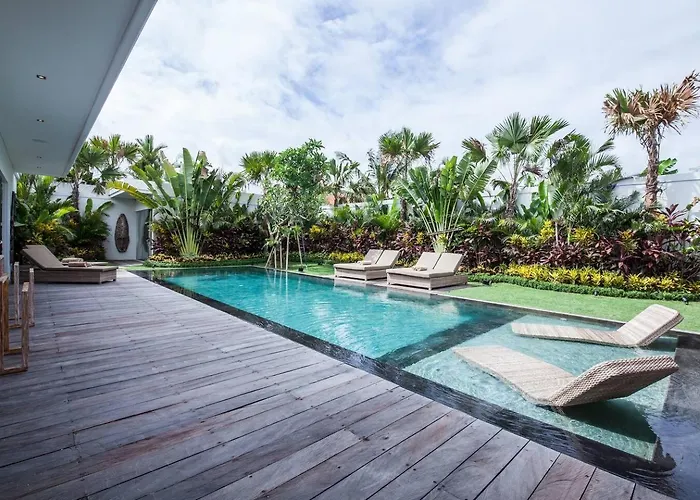 Villa Spacious 4 Bedroom Garden And Pool *